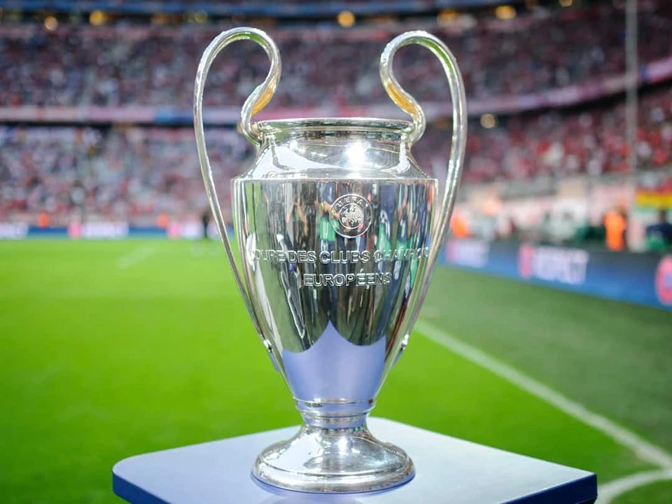 击败格拉茨, 首回合以