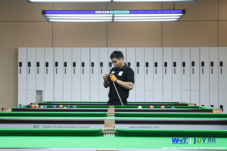 乔氏台球俱, Dines 乔氏台球俱, Dines